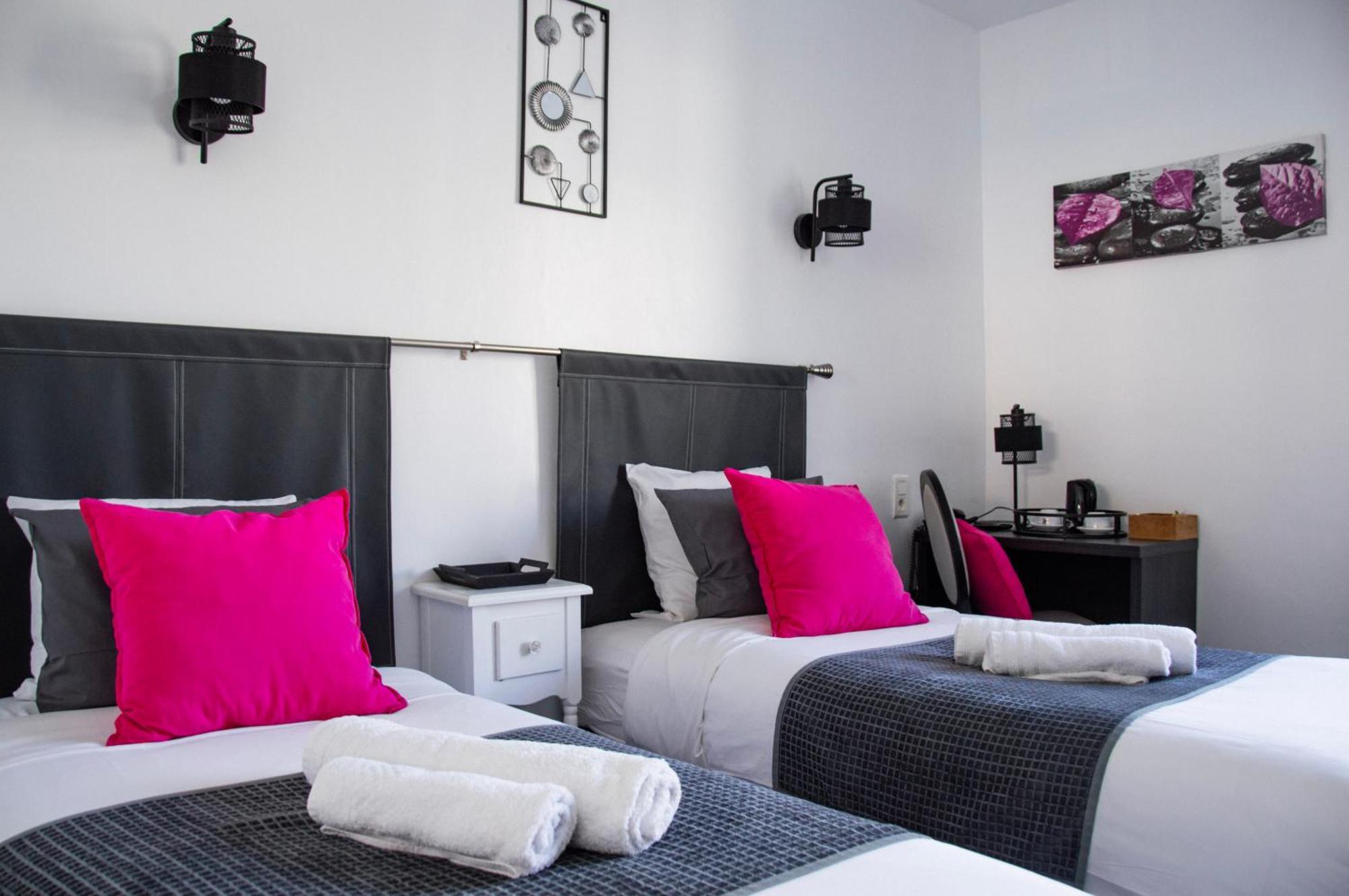 Le Tivoli Hotel